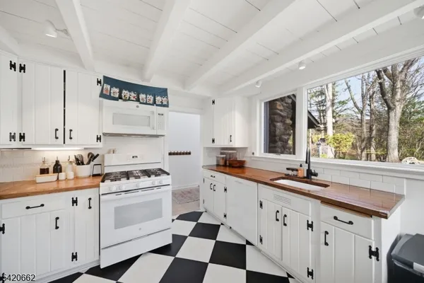 $900,000 | 109 Taylortown Road, Montville, NJ 07005