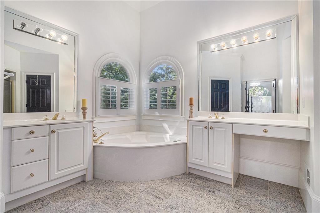 240 Wicklawn Way Roswell, GA 30076 - Photo 34 of 62