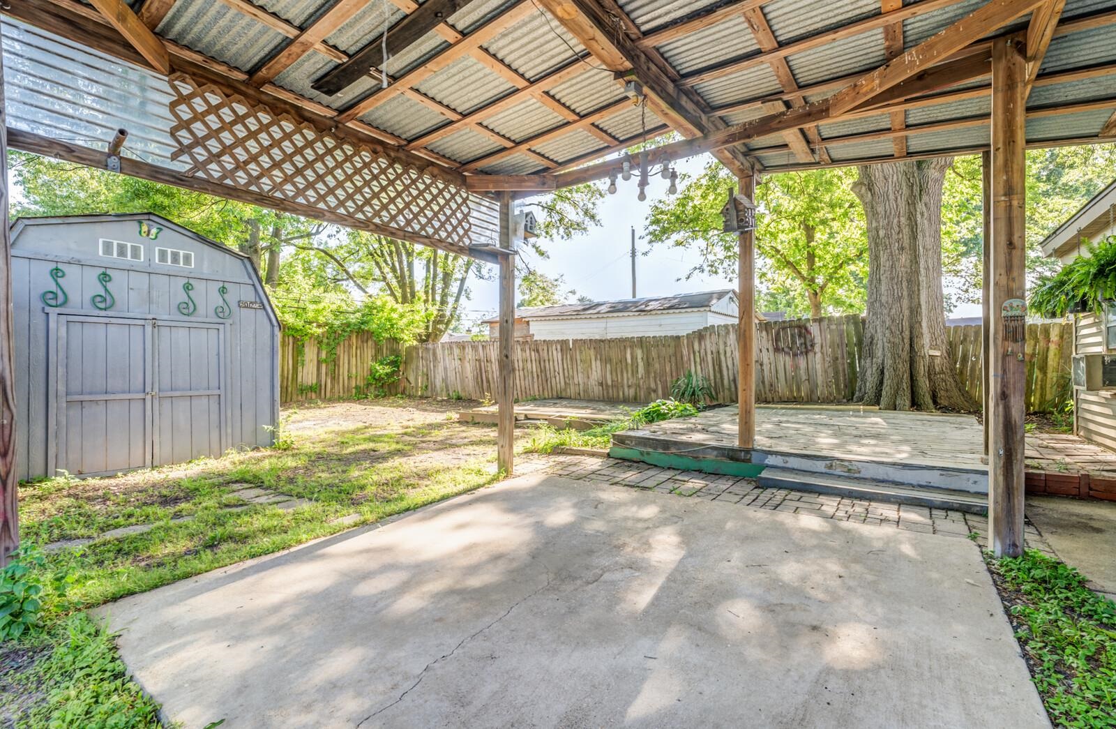4621 Macon Road Memphis, TN 38122 - Photo 36 of 40 a house view with a outdoor space