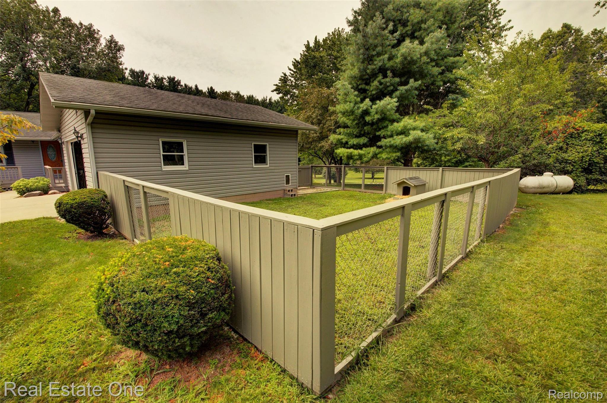 7112 Richardson Road Howell, MI 48843 - Photo 75 of 97 930A5098_099_100.jpg