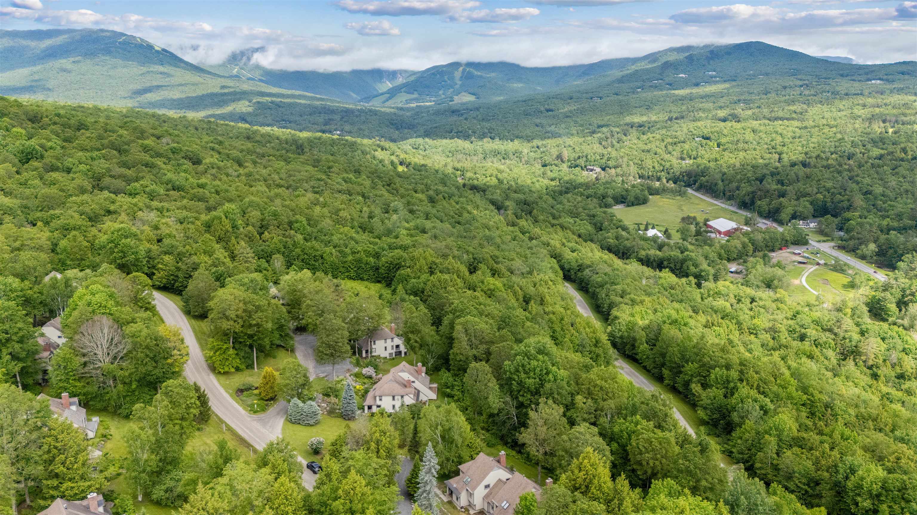 982 Brook Road, Unit 4 Stowe, VT 05672 - Photo 47 of 53