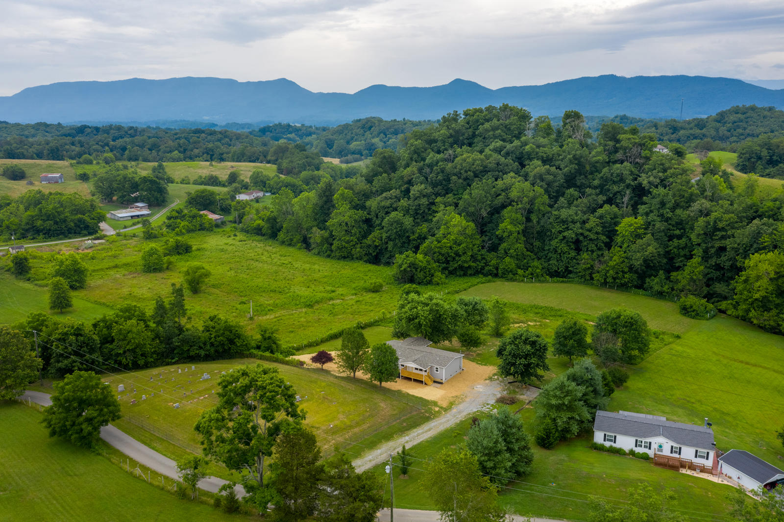 3425 Sims Cemetery Road Sevierville, TN 37876 - Photo 4 of 37 outside 2