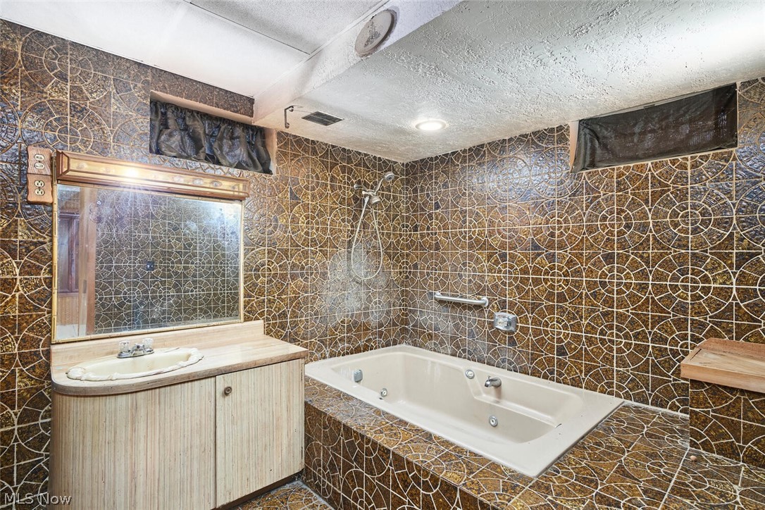 862 Independence Avenue Akron, OH 44310 - Photo 15 of 18 Gallery Image 15