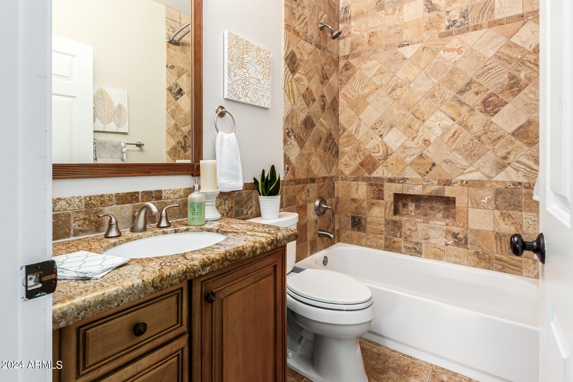2622 East Rockledge Road Phoenix, AZ 85048 - Photo 29 of 39 Guest Bathroom