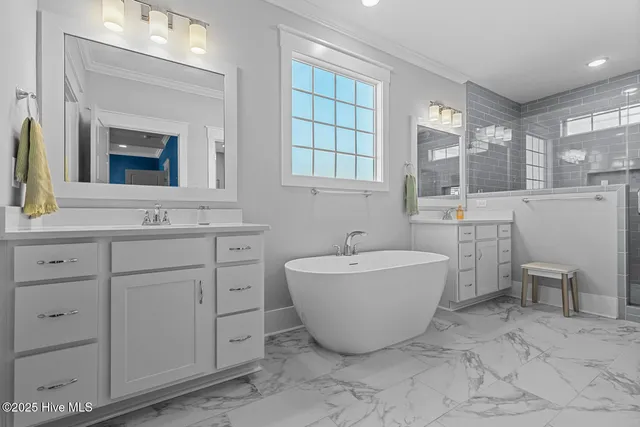 $782,500 | 592 Moss Lake Lane, Holly Ridge, NC 28445