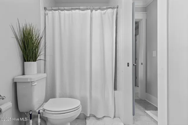 $782,500 | 592 Moss Lake Lane, Holly Ridge, NC 28445