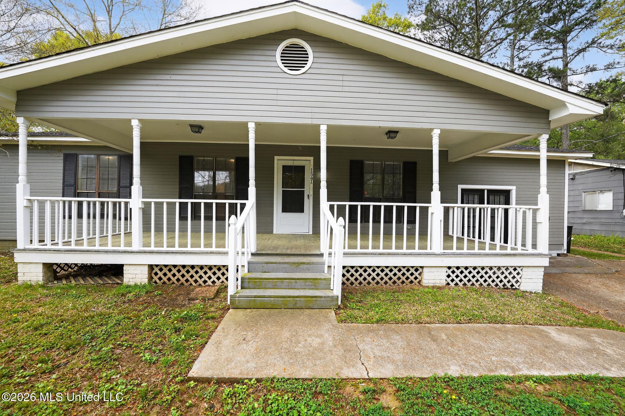1541 Dianne Drive Jackson, MS 39204 - Photo 1 of 52 06_1541_Dianne_Dr_Jackson_MS_39204-Exter