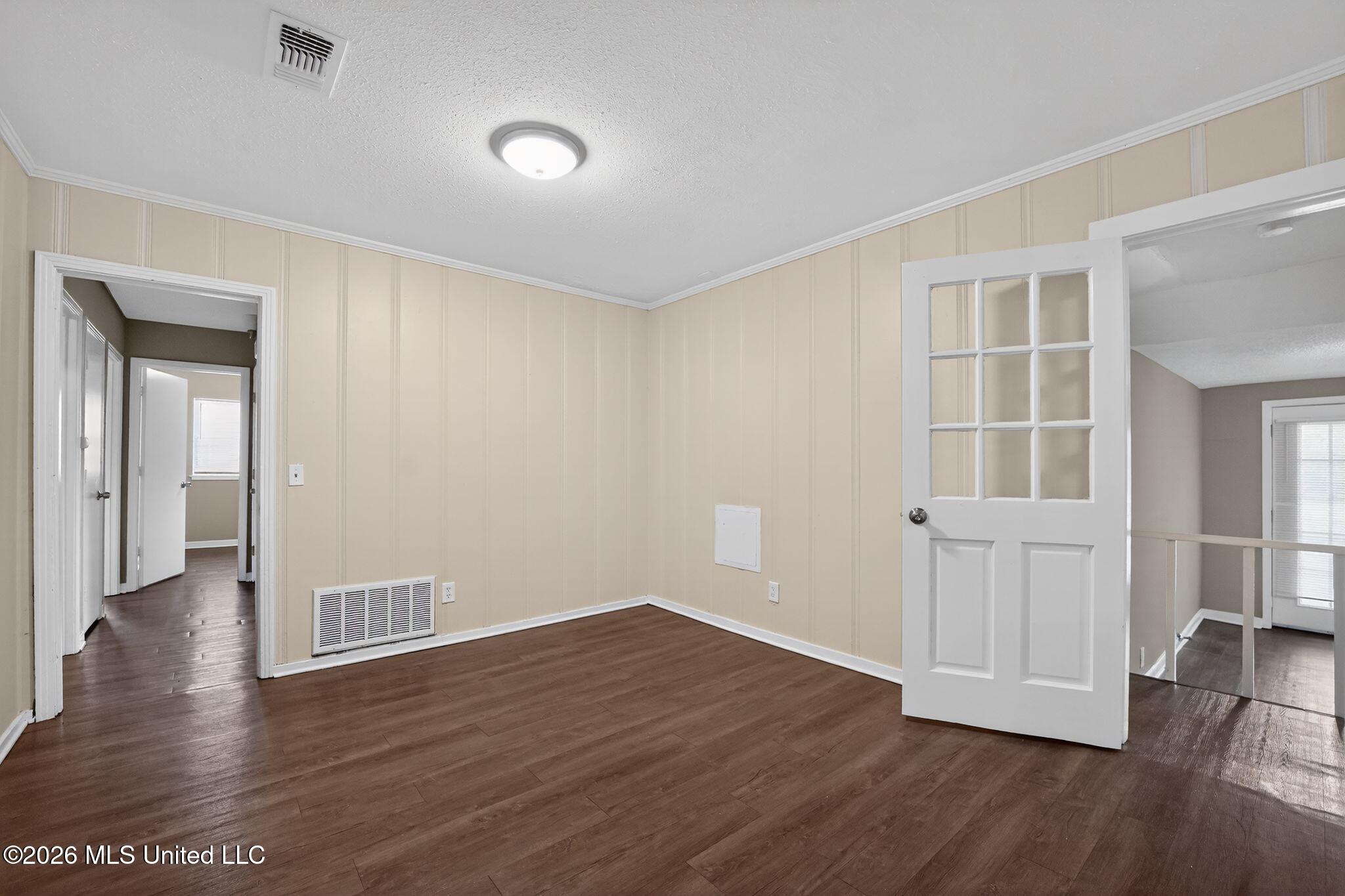 1541 Dianne Drive Jackson, MS 39204 - Photo 16 of 52 09_1541_Dianne_Dr_Jackson_MS_39204-Livin