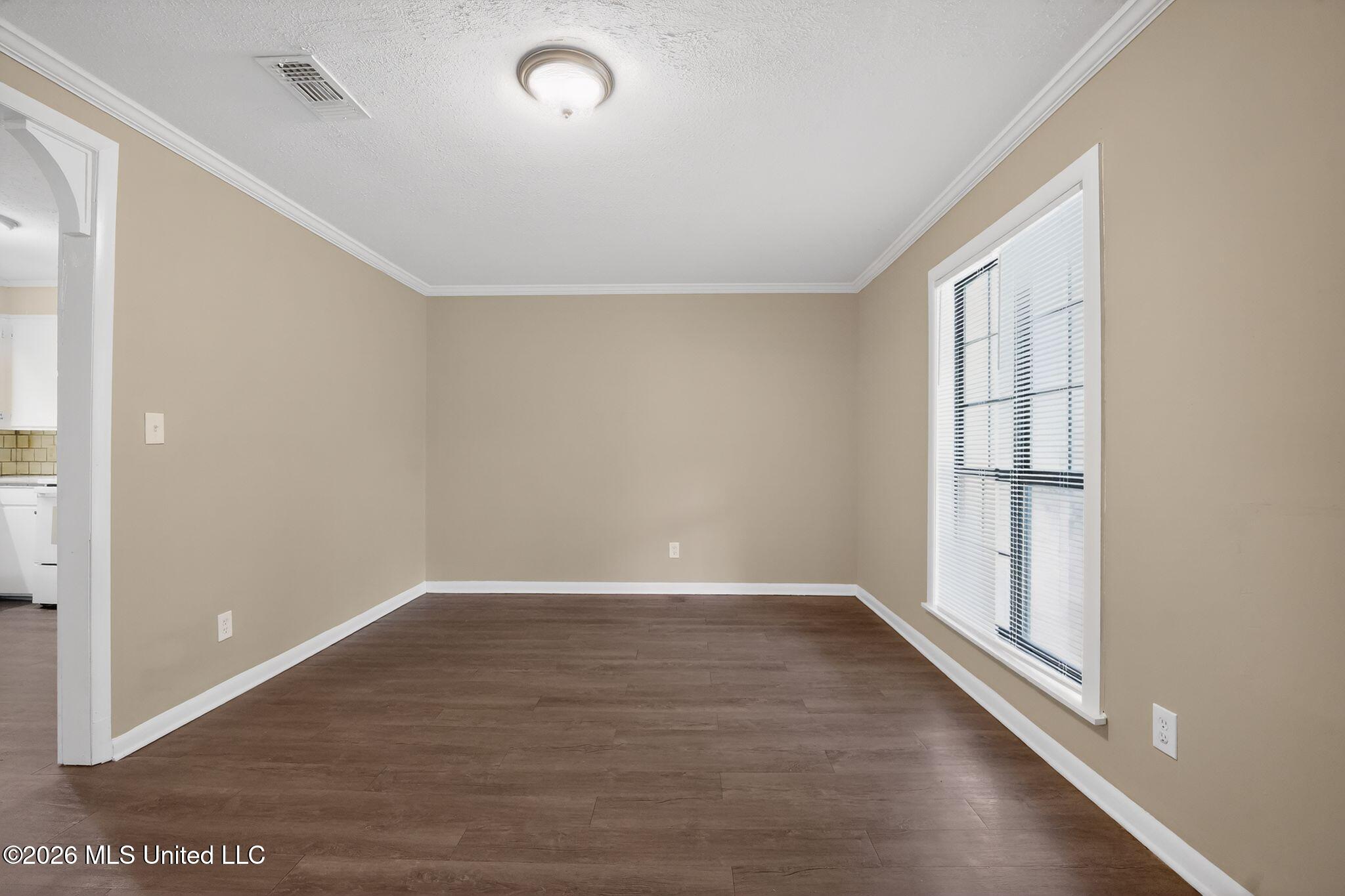 1541 Dianne Drive Jackson, MS 39204 - Photo 20 of 52 15_1541_Dianne_Dr_Jackson_MS_39204-Livin