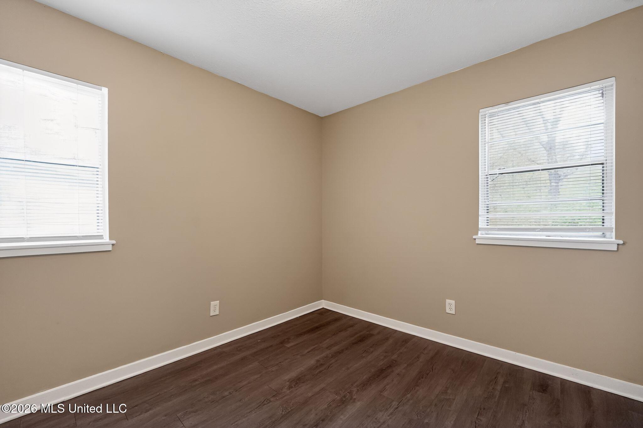 1541 Dianne Drive Jackson, MS 39204 - Photo 22 of 52 18_1541_Dianne_Dr_Jackson_MS_39204-Livin