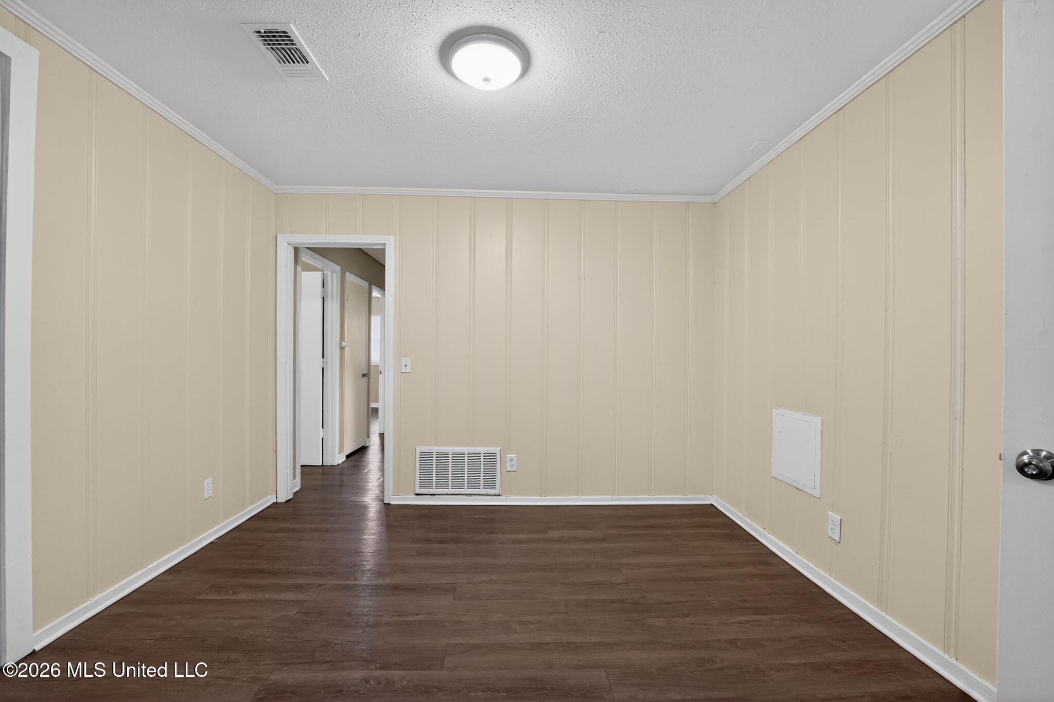 1541 Dianne Drive Jackson, MS 39204 - Photo 23 of 52 19_1541_Dianne_Dr_Jackson_MS_39204-Livin