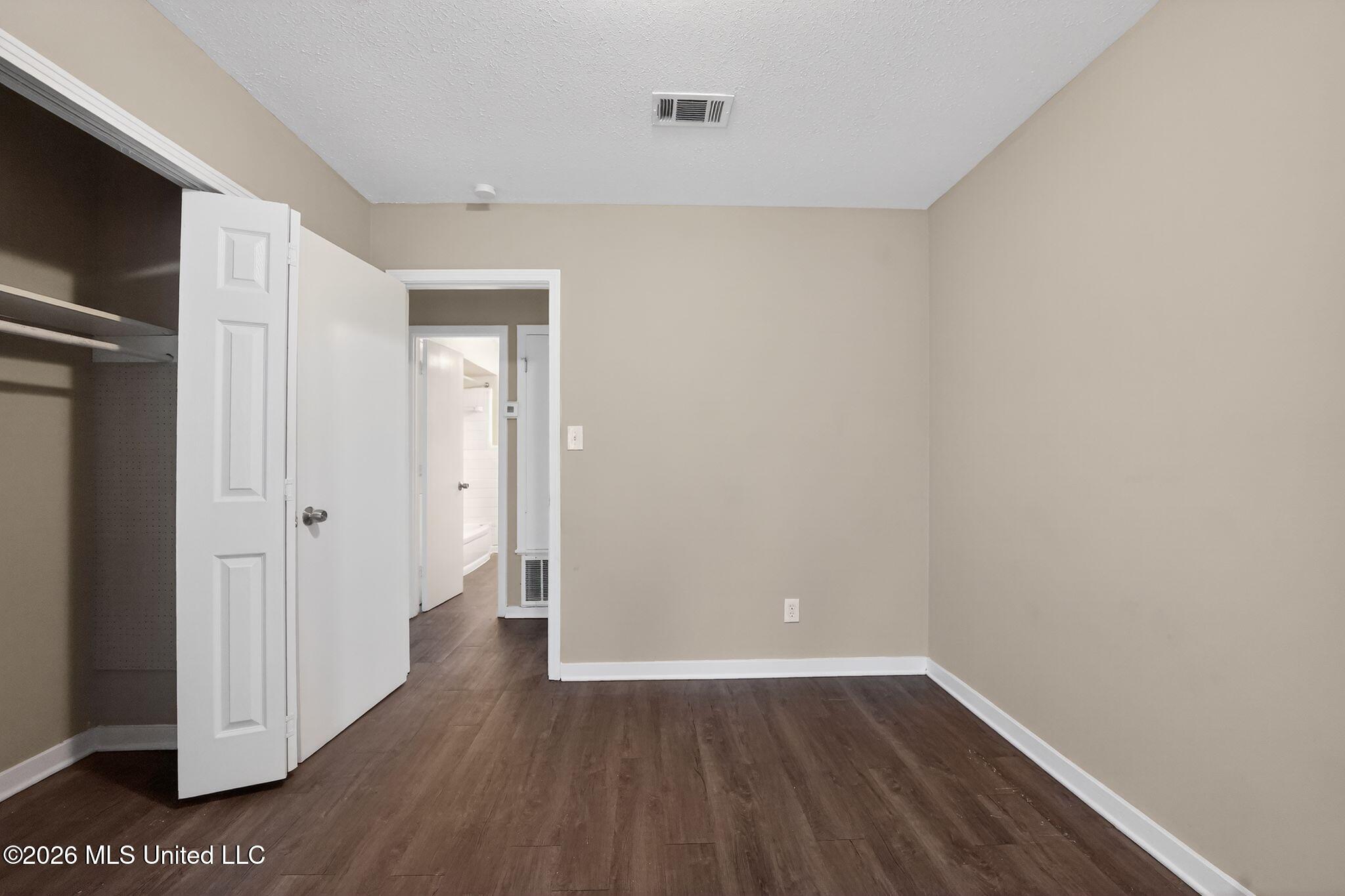 1541 Dianne Drive Jackson, MS 39204 - Photo 31 of 52 34_1541_Dianne_Dr_Jackson_MS_39204-Bedro