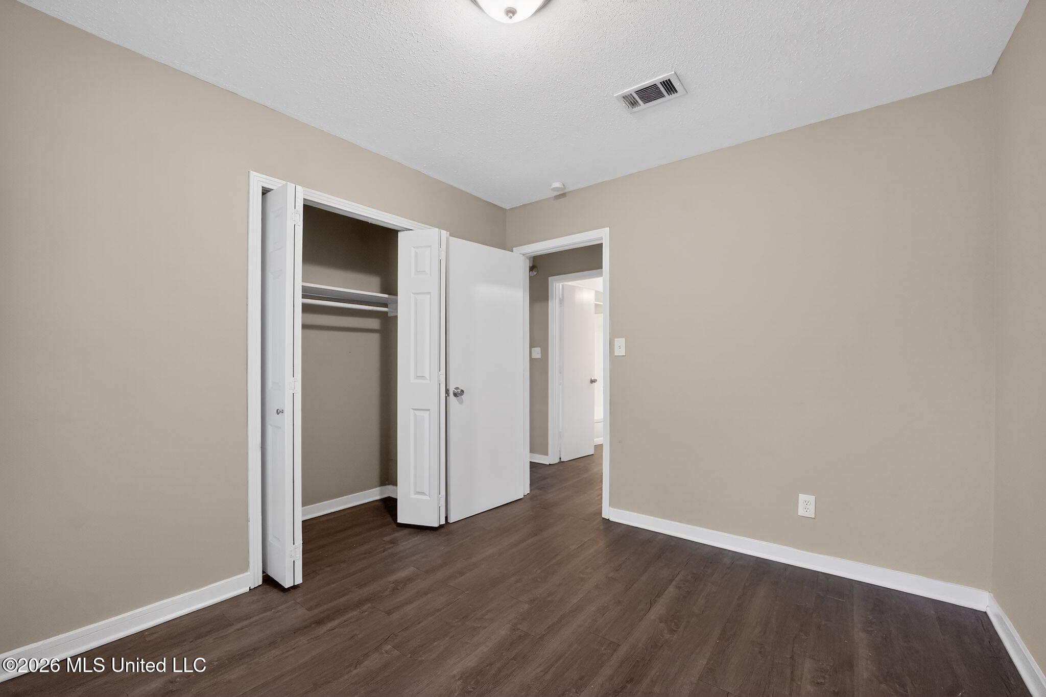 1541 Dianne Drive Jackson, MS 39204 - Photo 35 of 52 38_1541_Dianne_Dr_Jackson_MS_39204-Bedro