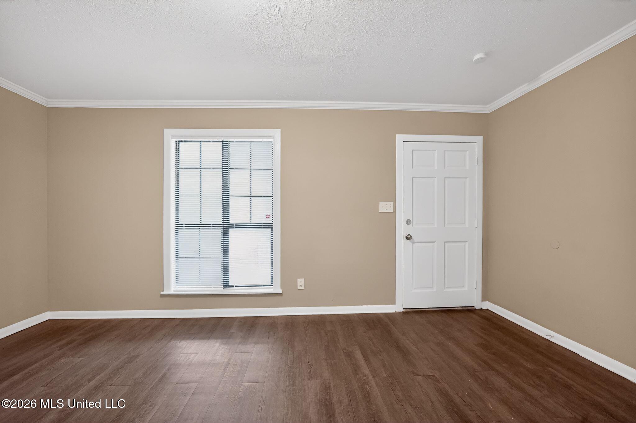 1541 Dianne Drive Jackson, MS 39204 - Photo 4 of 52 16_1541_Dianne_Dr_Jackson_MS_39204-Livin