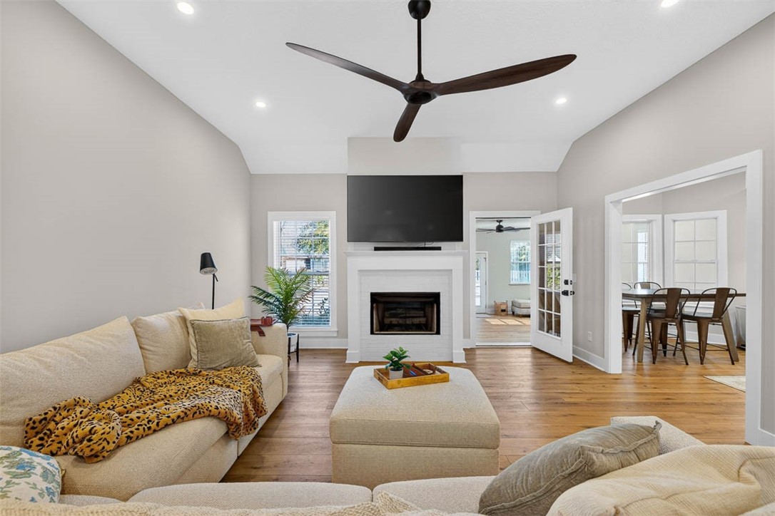 332 Edge Water Drive Brunswick, GA 31525 - Photo 14 of 50