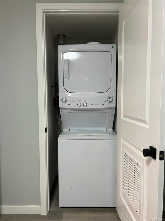 65 South Airmont Road Suffern, NY 10901 - Photo 20 of 23 a utility room with dryer and washer
