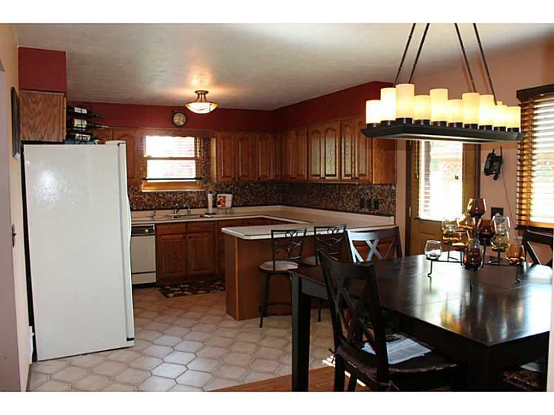 370 Malone Ridge Road Washington, PA 15301 - Photo 7 of 8 Kitchen.
