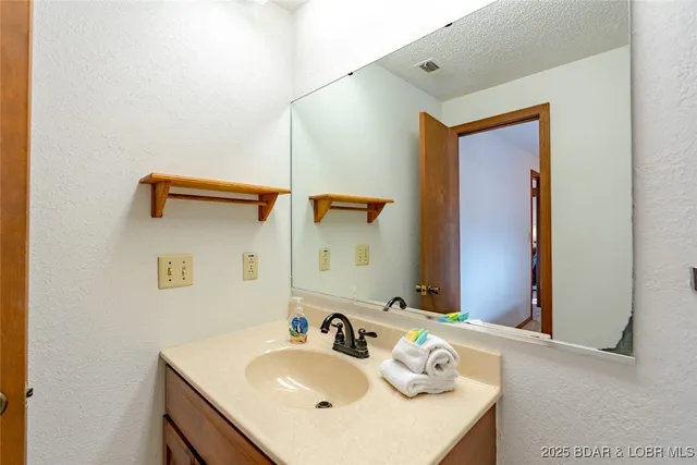 $180,000 | 178 Lone Oak Point, Unit 3, Sunrise Beach, MO 65079