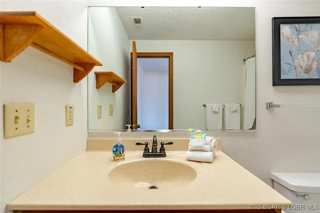 $180,000 | 178 Lone Oak Point, Unit 3, Sunrise Beach, MO 65079