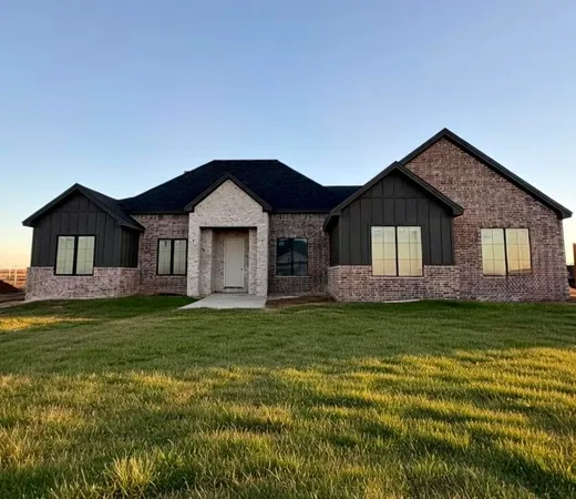 $618,500 | 1154 East Hayes Street, New Home, TX 79381