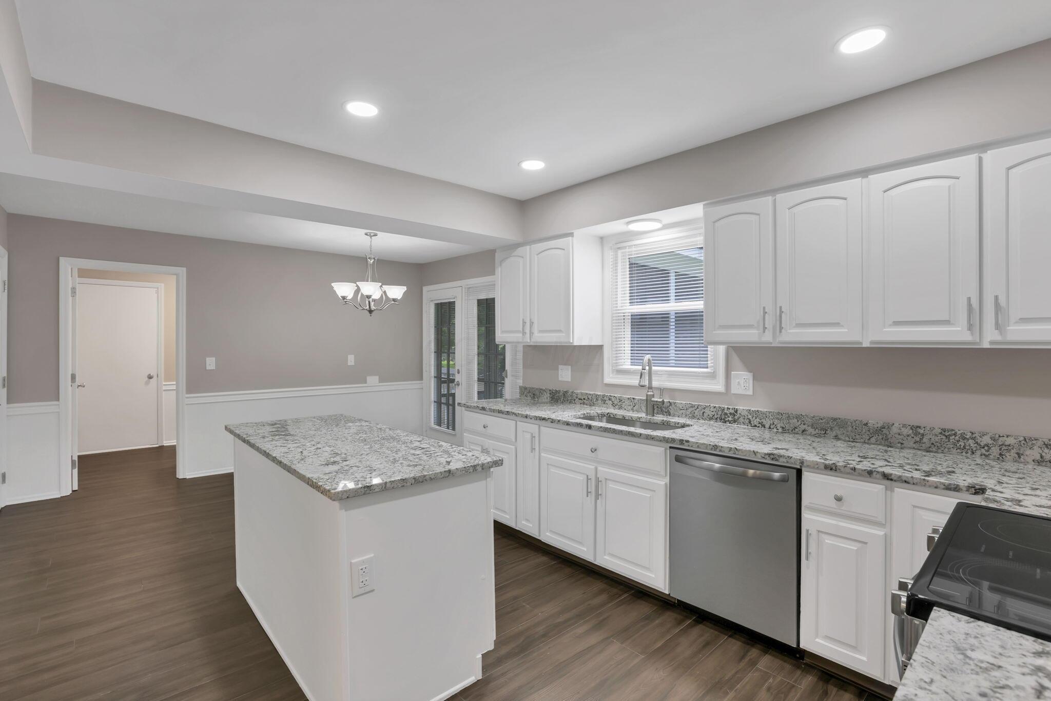 7048 Fitzgerald Road Dublin, OH 43017 - Photo 17 of 73 17-web-or-mls-4E7A4531