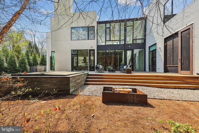 $4,750,000 | 7423 Hampden Lane, Bethesda, MD 20814