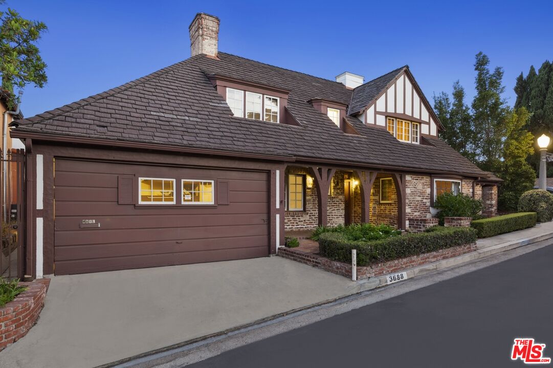 3688 Lowry Road Los Angeles, CA 90027 - Photo 11 of 53 Gallery Image 11