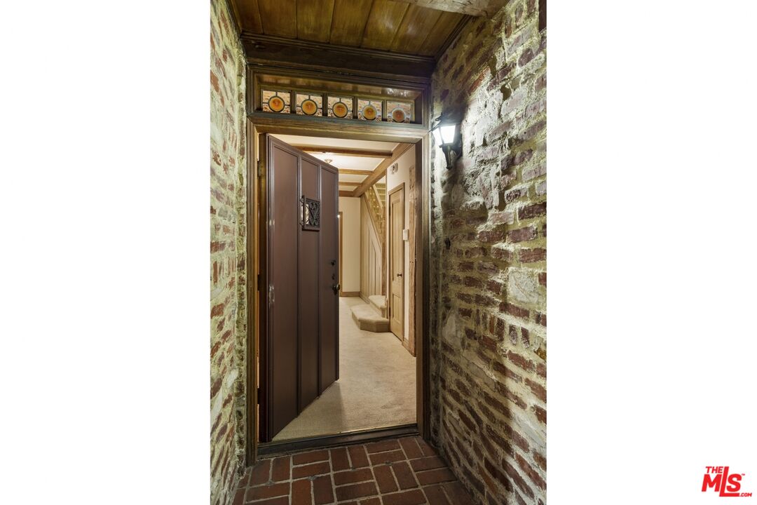 3688 Lowry Road Los Angeles, CA 90027 - Photo 13 of 53 Gallery Image 13