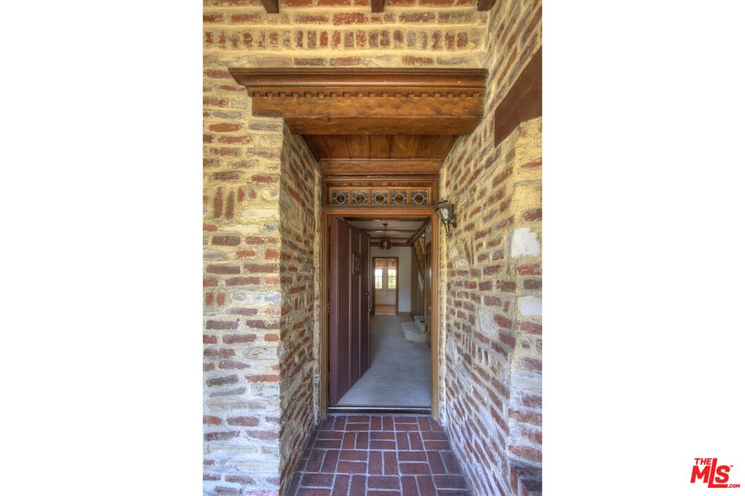3688 Lowry Road Los Angeles, CA 90027 - Photo 14 of 53 Gallery Image 14