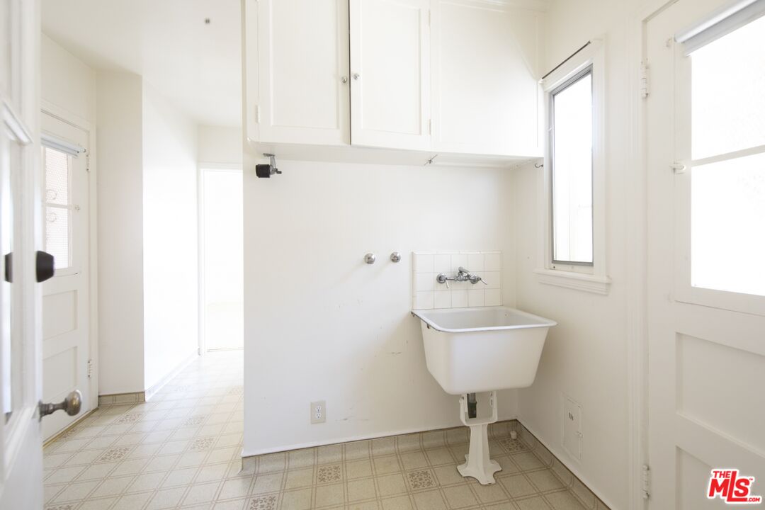 3688 Lowry Road Los Angeles, CA 90027 - Photo 39 of 53 Gallery Image 39