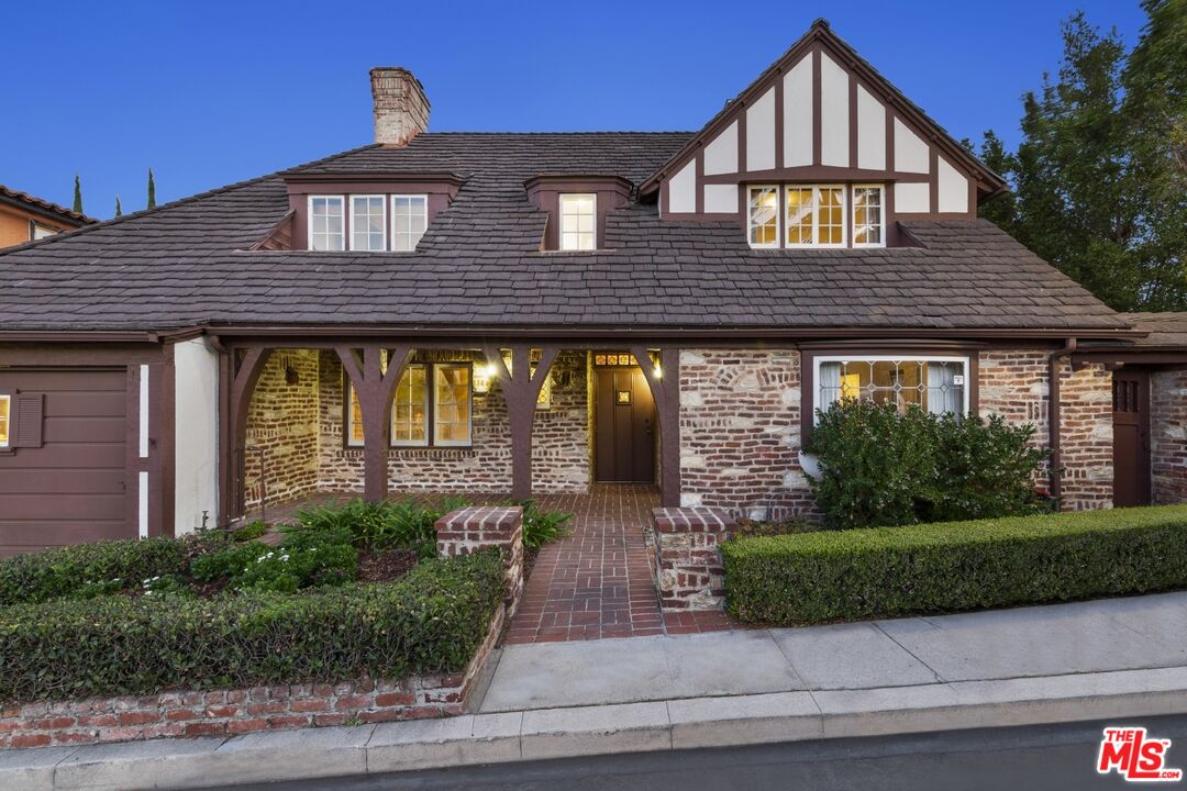 3688 Lowry Road Los Angeles, CA 90027 - Photo 8 of 53 Gallery Image 8