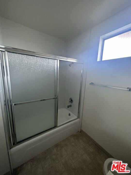 11525 Rochester Avenue, Unit 201 Los Angeles, CA 90025 - Photo 11 of 12 a bathroom with a shower