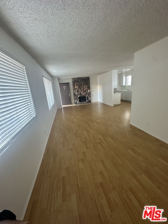 11525 Rochester Avenue, Unit 201 Los Angeles, CA 90025 - Photo 7 of 12 a view of livingroom