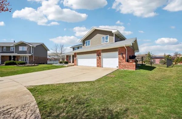 $674,900 | 19328 Woodfield Court, Tinley Park, IL 60487