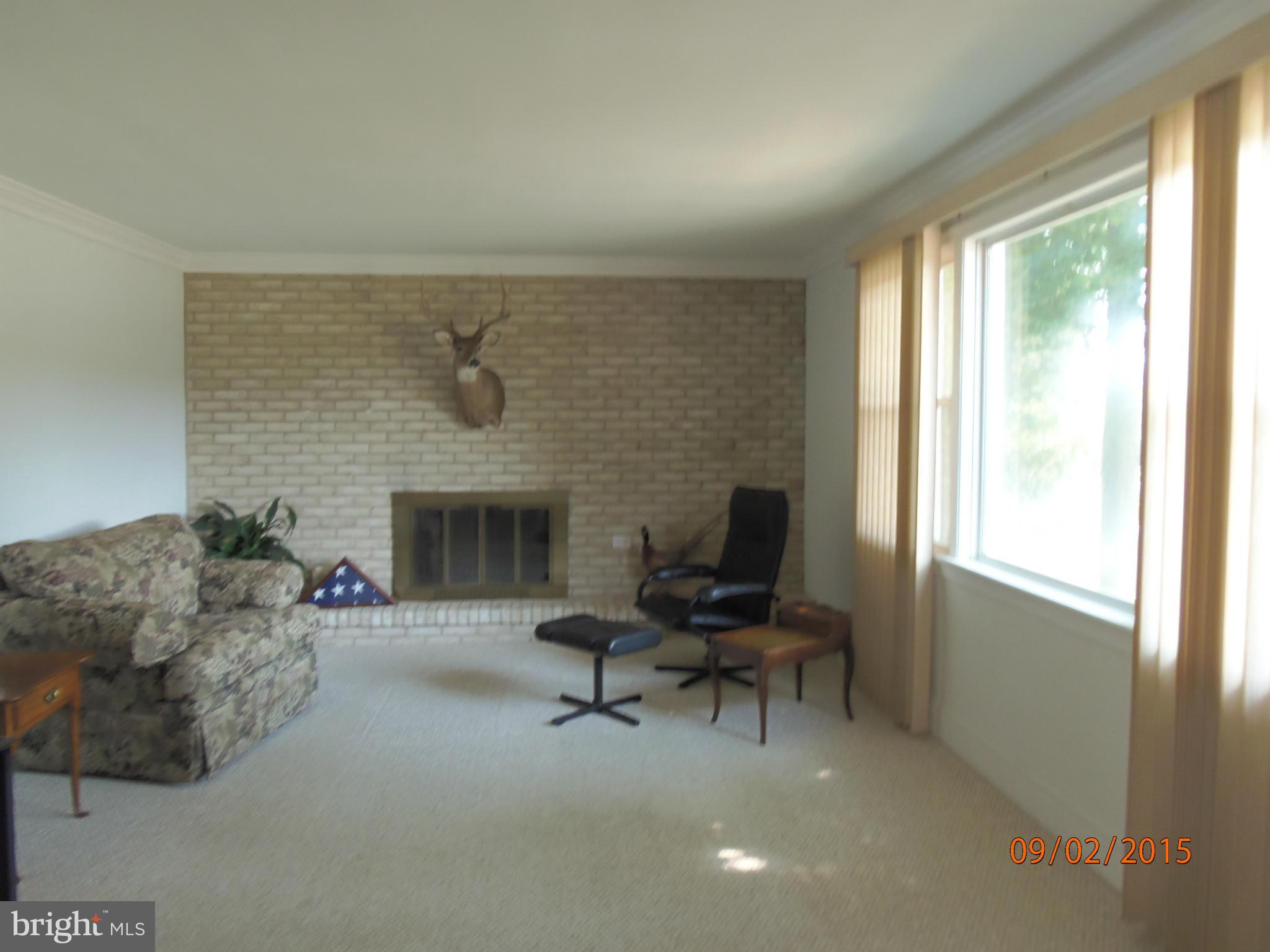 7711 Woodyard Road Clinton, MD 20735 - Photo 15 of 30 Living Room