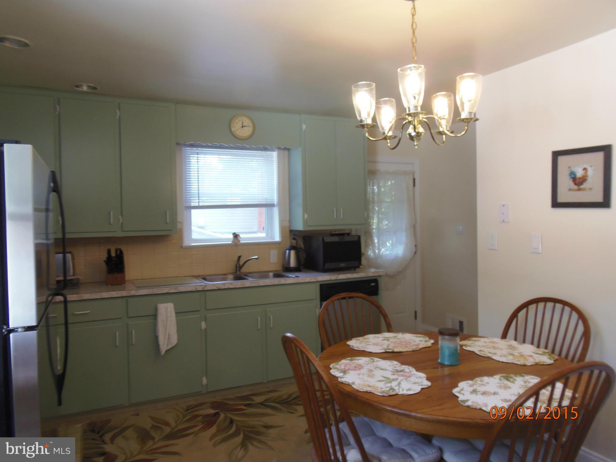 7711 Woodyard Road Clinton, MD 20735 - Photo 17 of 30 Kitchen