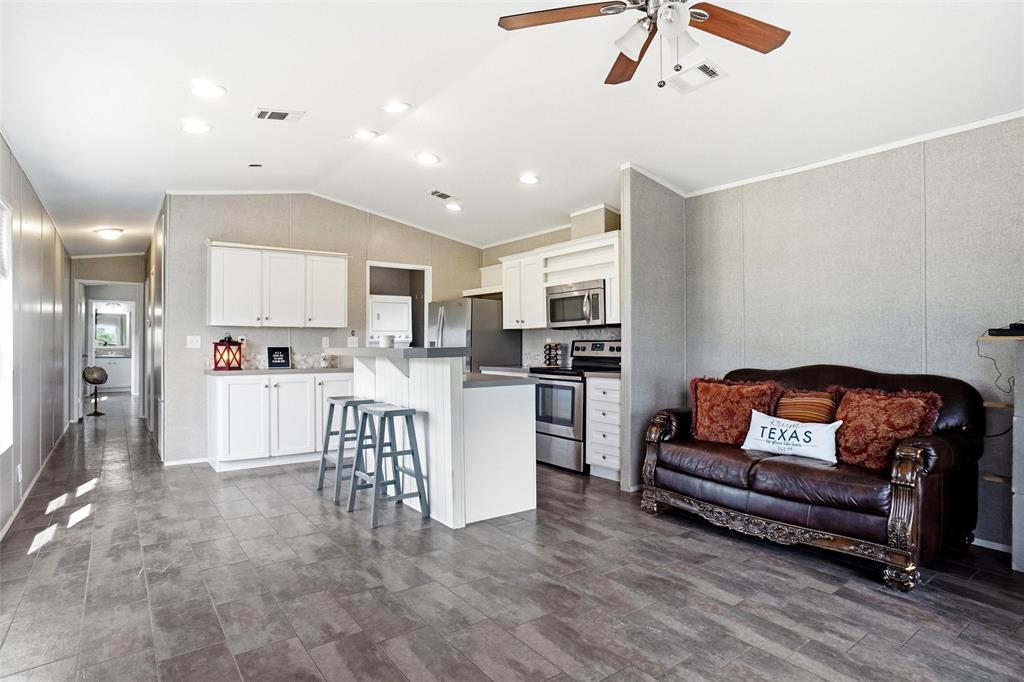 8983 Odneal Road West Krum, TX 76249 - Photo 16 of 29