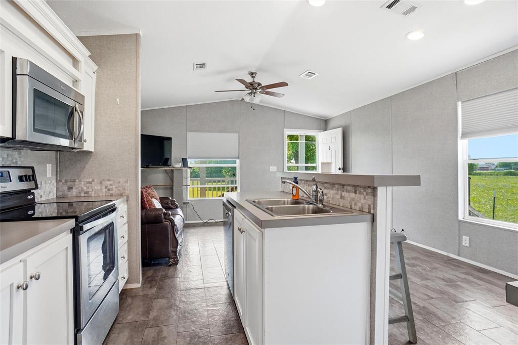 8983 Odneal Road West Krum, TX 76249 - Photo 17 of 29