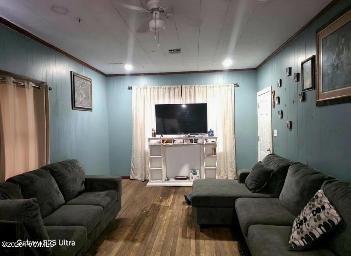 135 Whitney Street Lafayette, LA 70501 - Photo 10 of 29 304 SAMPSON ST. LIVING ROOM