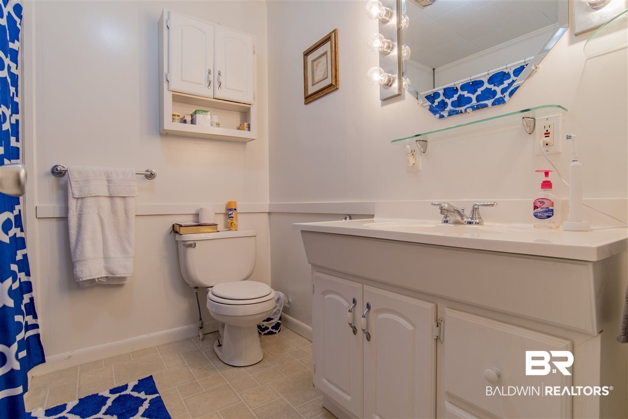 12405 Osborne Drive Foley, AL 36535 - Photo 21 of 28 Guest Bathroom