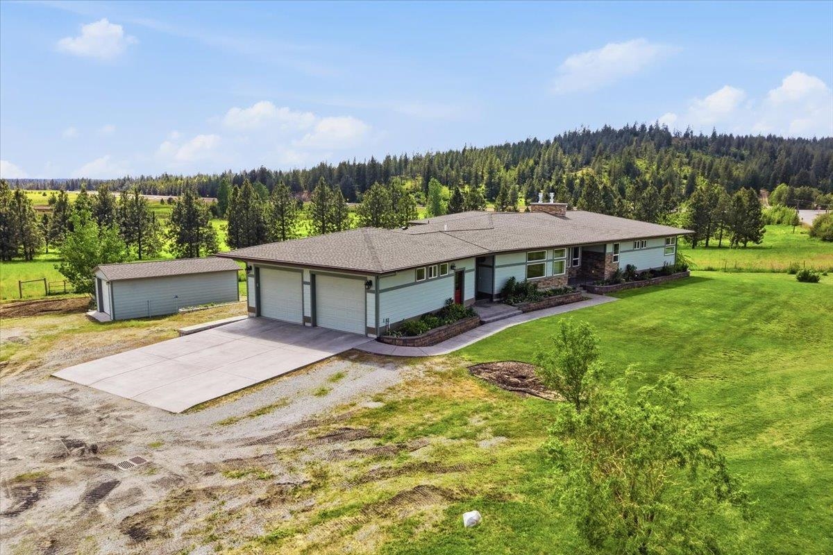 202 Allen Road Elk, WA 99009 - Photo 3 of 50