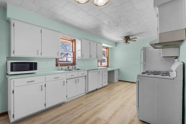 $289,900 | 4576 Algoma Road, New Franken, WI 54229