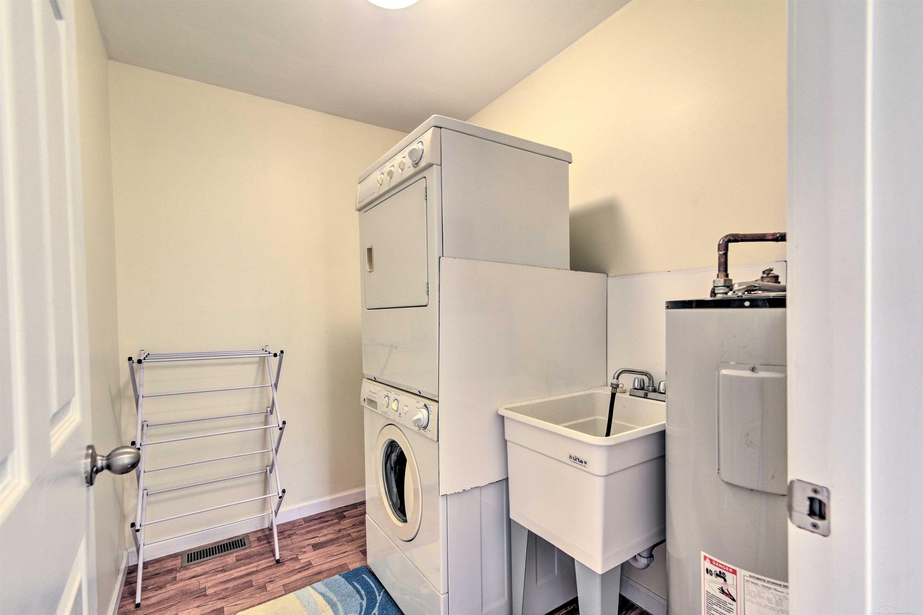 3699 Lakeshore Road Lexington, MI 48450 - Photo 10 of 46