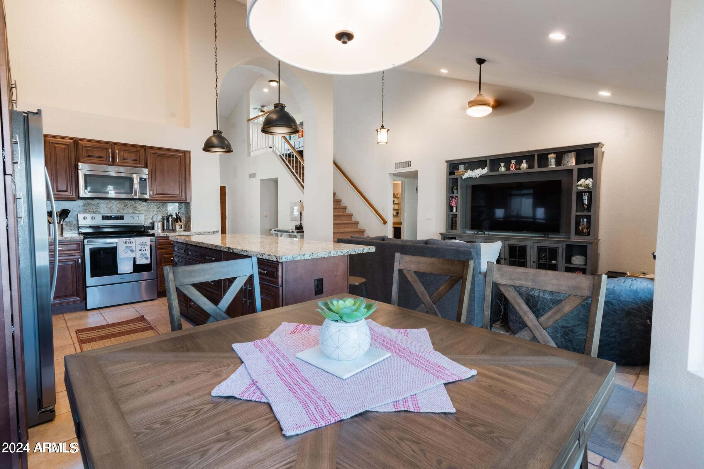 2322 East Millbrae Court Gilbert, AZ 85234 - Photo 21 of 38 Eat-in kitchen