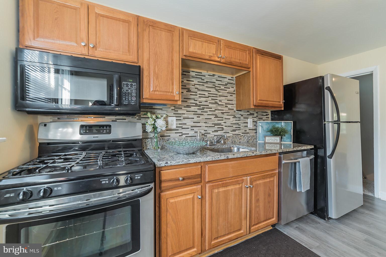 1209 Wicklow Road Baltimore, MD 21229 - Photo 8 of 25
