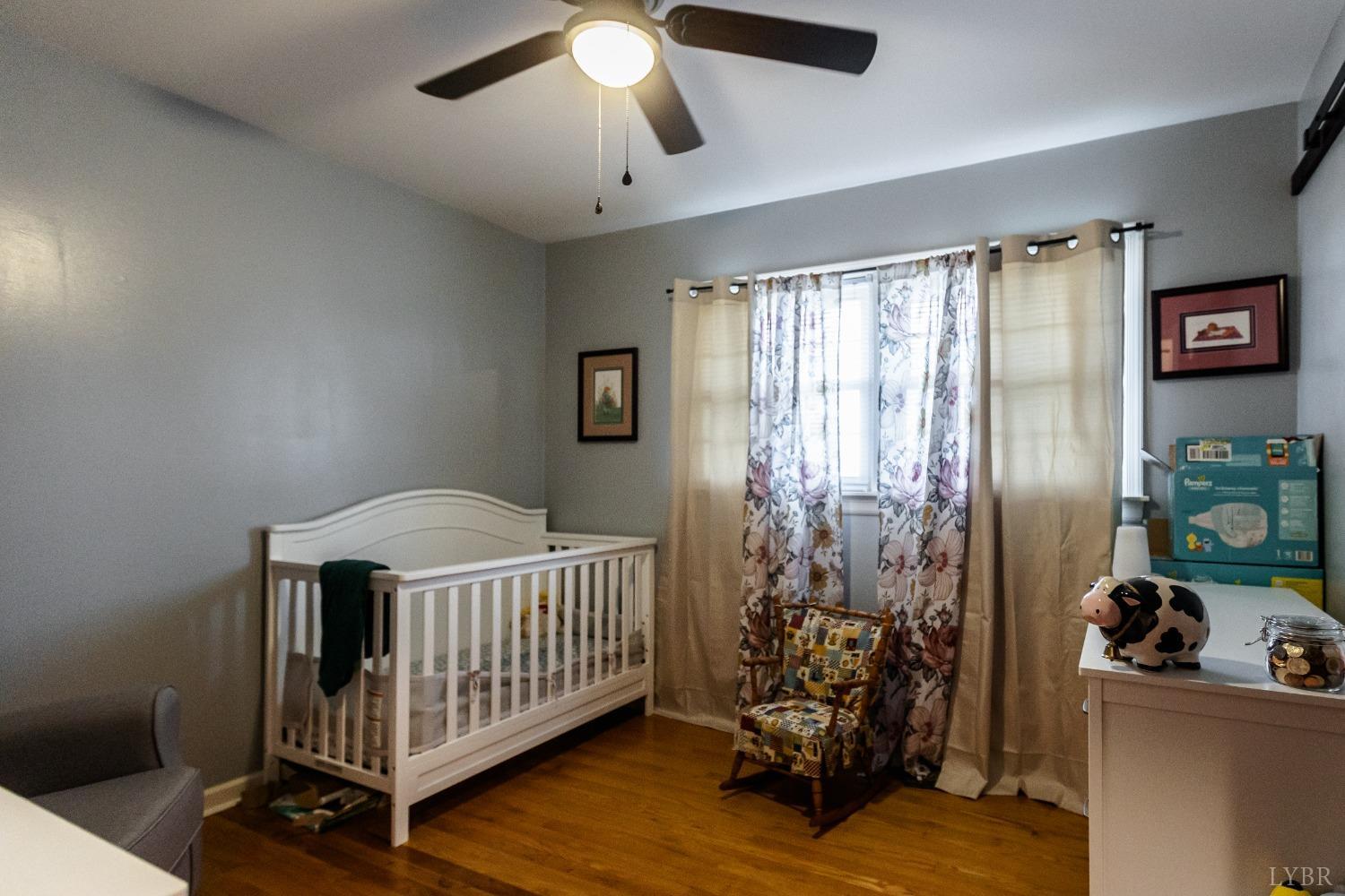 10769 Oakville Road Gladstone, VA 24553 - Photo 18 of 35 a bedroom with windows