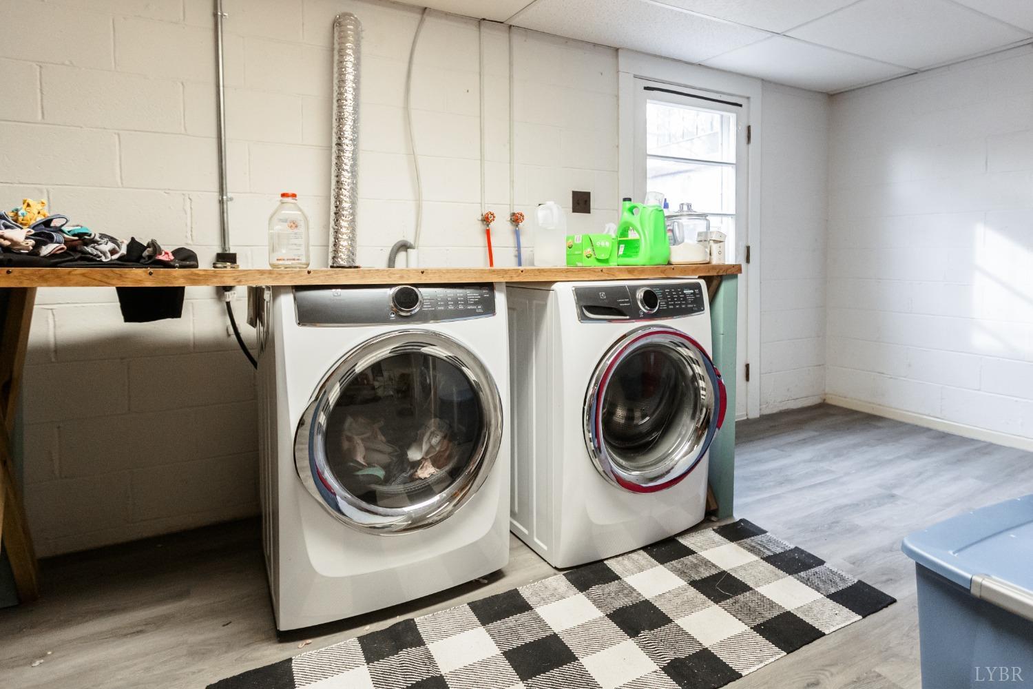 10769 Oakville Road Gladstone, VA 24553 - Photo 24 of 35 a utility room with dryer and washer