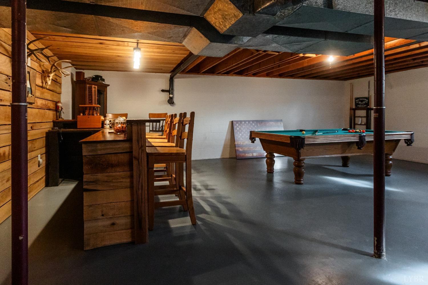 10769 Oakville Road Gladstone, VA 24553 - Photo 28 of 35 a view of a room with furniture
