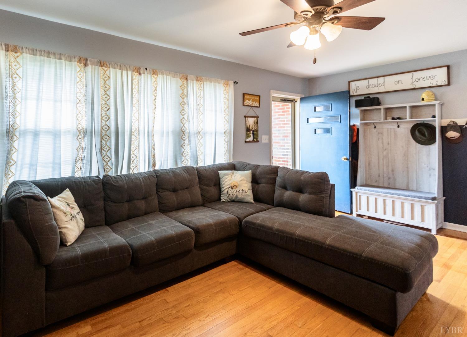 10769 Oakville Road Gladstone, VA 24553 - Photo 8 of 35 a living room with furniture and a window