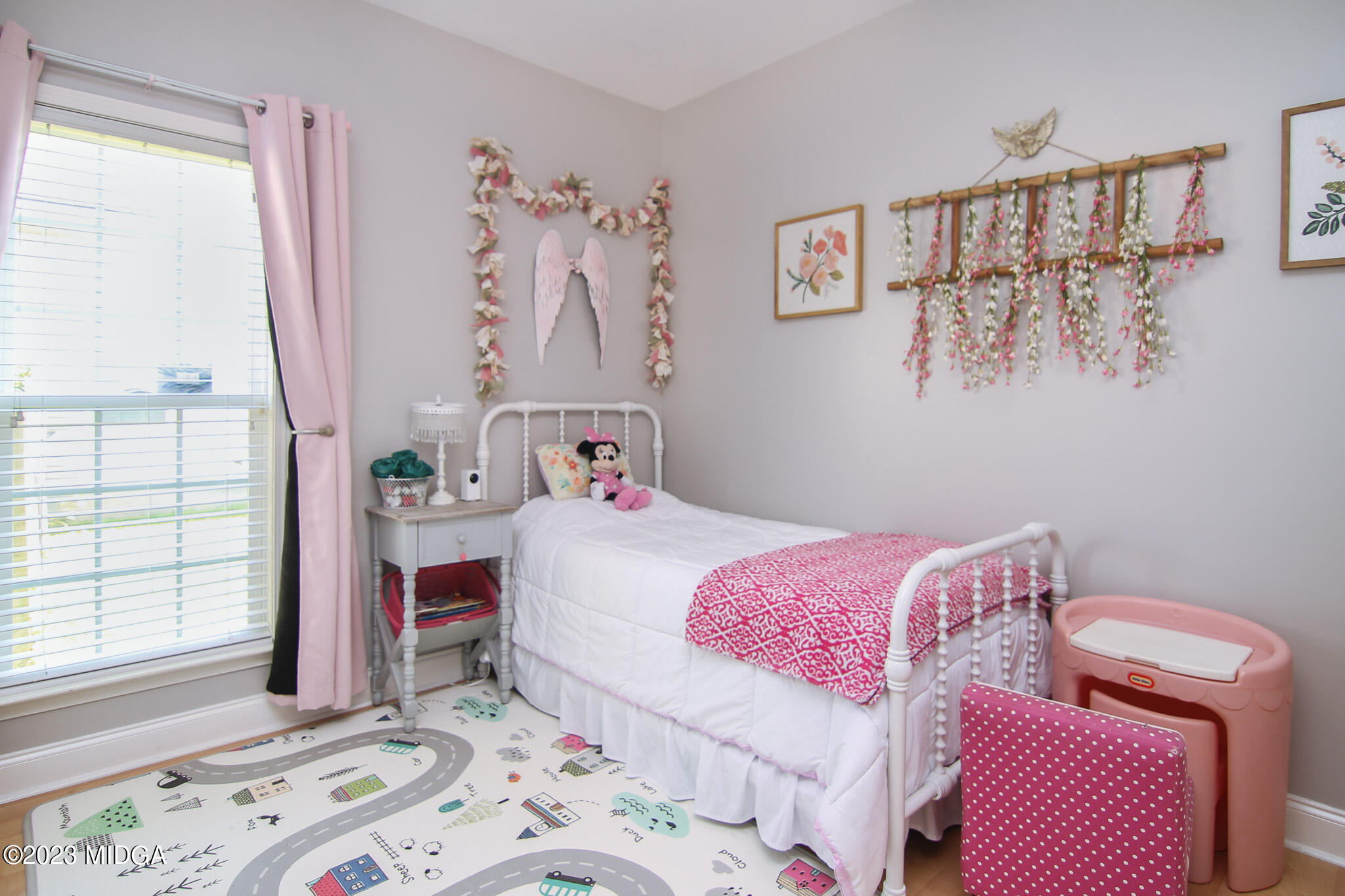 110 Berkley Circle Warner Robins, GA 31093 - Photo 33 of 57 a bedroom with a bed and a window